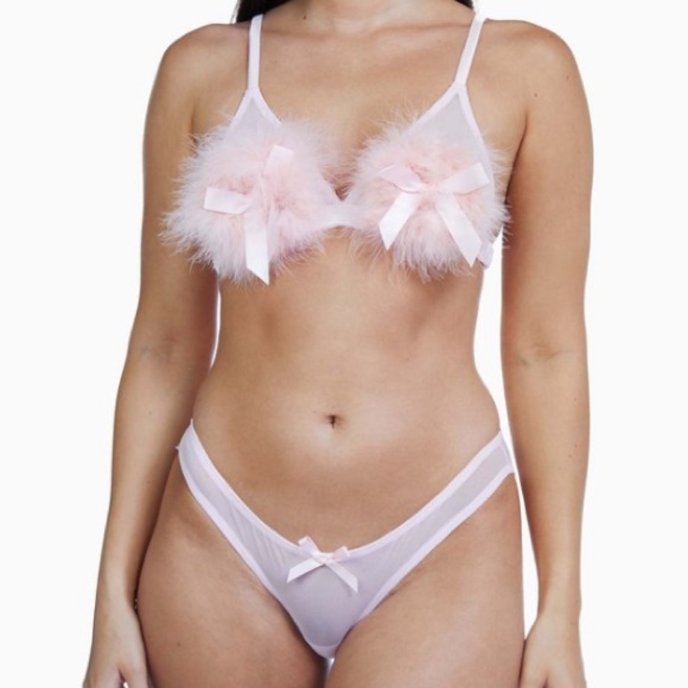 Bettie Page Powder Puff Set